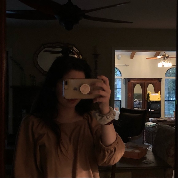 uniqlo caramel top - Picture 3 of 4